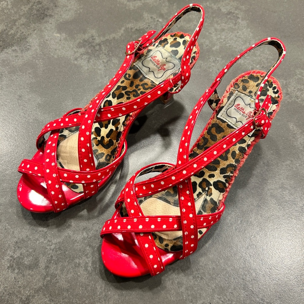 Bettie Paige Shoes by Ellie size 9